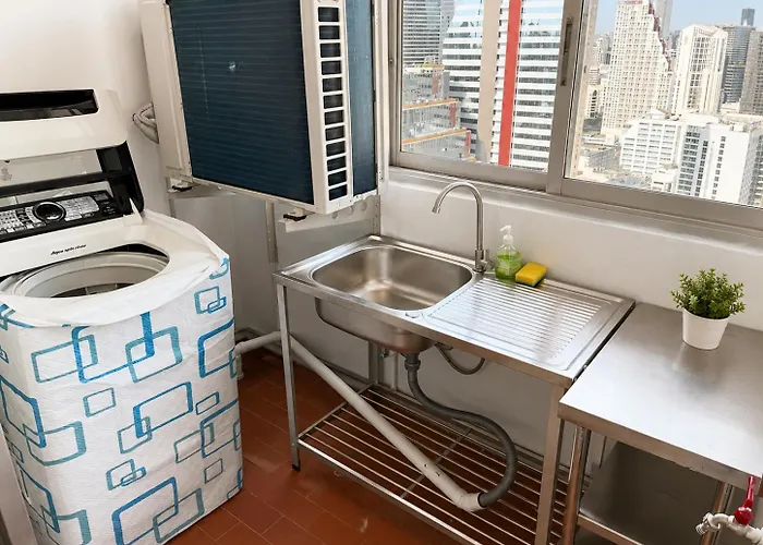 Apartment Cozy Silom Retreat Near Bts Balcony Smart Tv *
